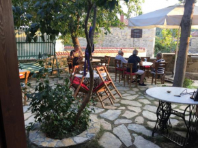 Гостиница Mavras Tas Odalar  Küçükköy